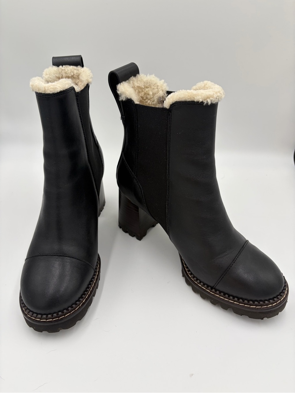 See By Chloé Shearling Lined Leather Chelsea Heeled Boot 38.5 like new